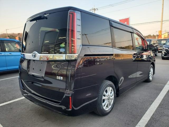 TOYOTA NOAH HYBRID G 2019