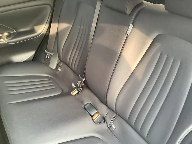 TOYOTA YARIS HYBRID X 2024