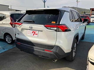 TOYOTA RAV4 2023 PEARL WHITE $24900 FOB TOYOTA RAV4 2023 PEARL WHITE $24900 FOB