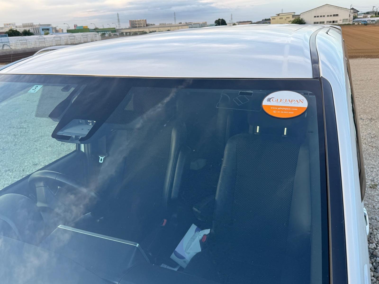 TOYOTA VOXY HYBRID 2021 – ZS KIRAMIKI3